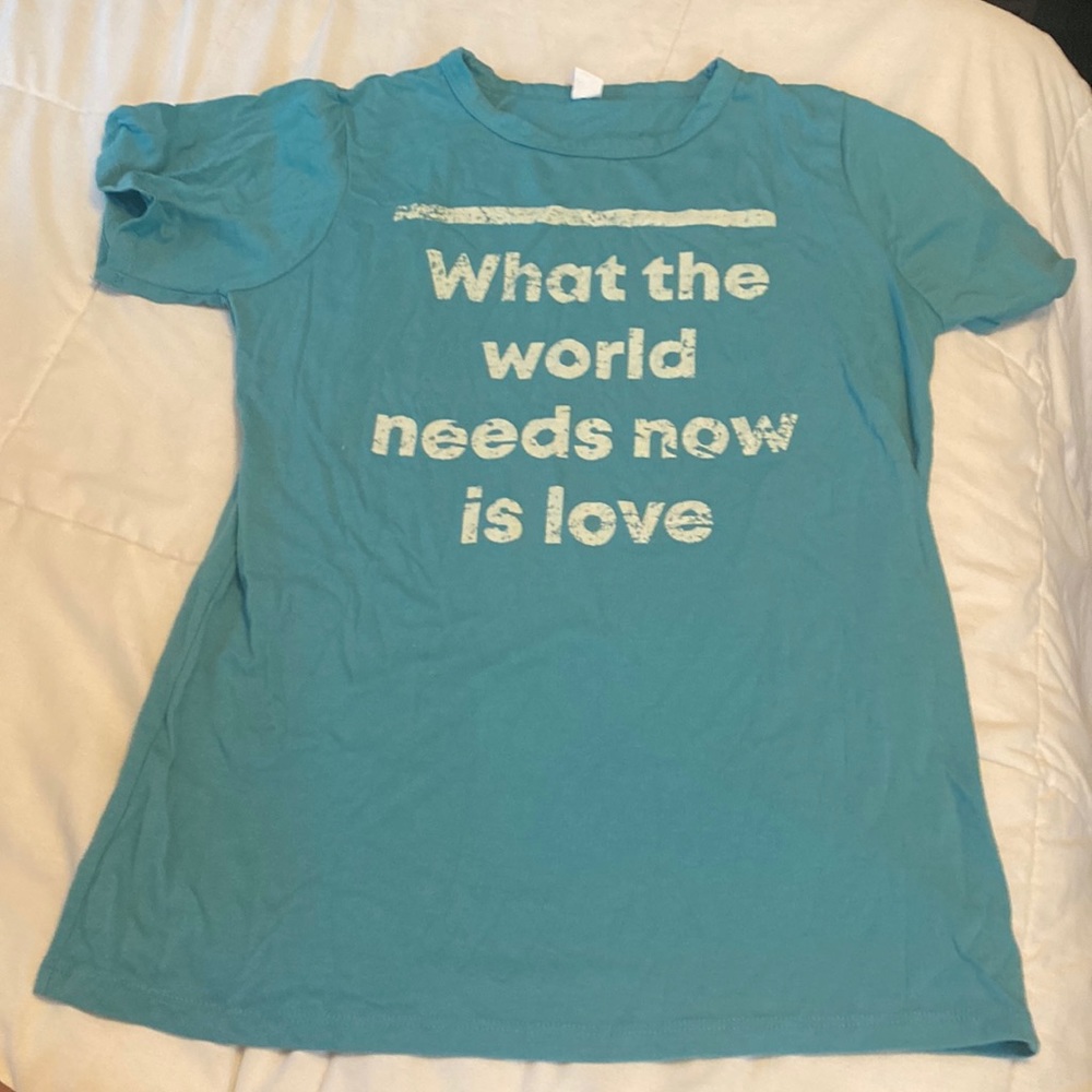teal t shirt